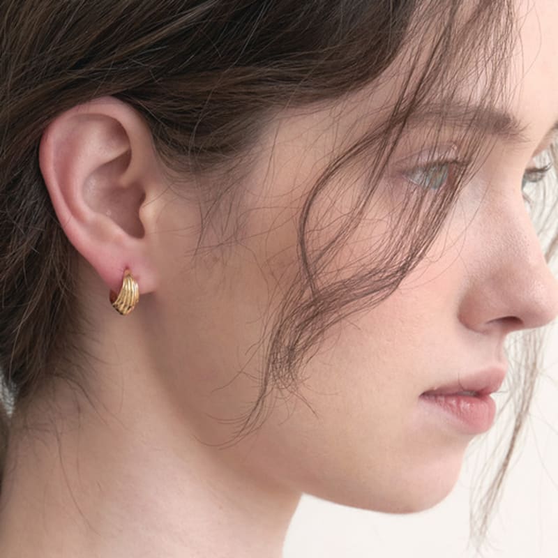 halden waterfall ring earrings (E052_gold) gold
halden waterfall ring earrings (E052_gold) gold