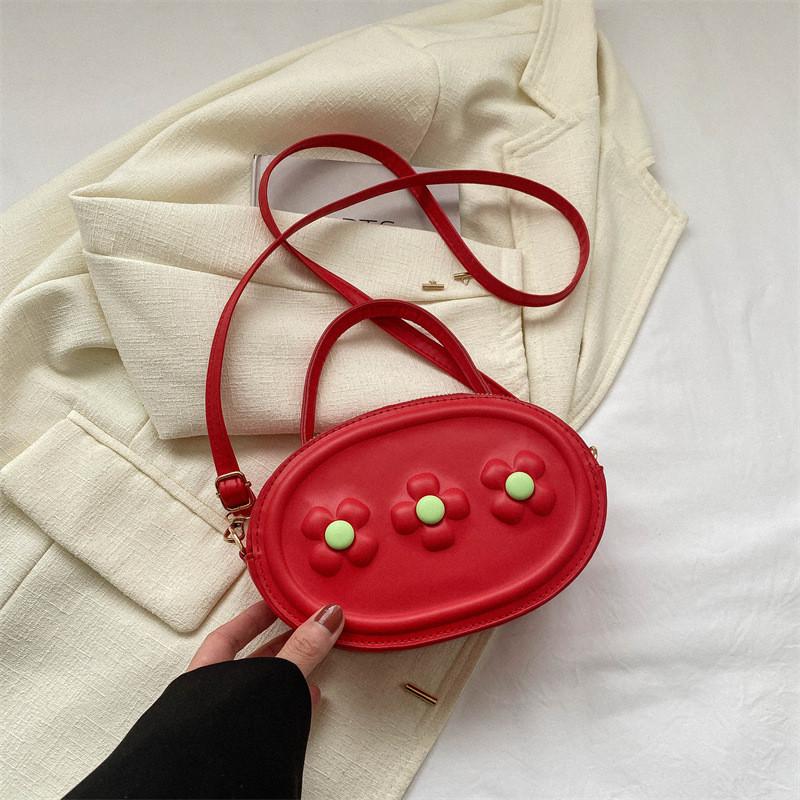 Trendy Women s Fall Crossbody Bag Elegant Simple Oval Shape With Fashionable Style In Black White Green Pink And Red червоний
Trendy Women s Fall Crossbody Bag Elegant Simple Oval Shape With Fashionable Style In Black White Green Pink And Red червоний