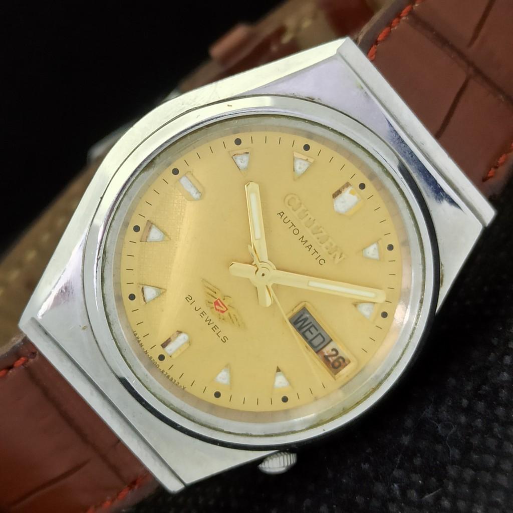 USED VINTAGE CITIZEN AUTOMATIC 8200 JAPAN MENS DAY/DATE WATCH 526-a276378-9 SKU526-a276378-2
USED VINTAGE CITIZEN AUTOMATIC 8200 JAPAN MENS DAY/DATE WATCH 526-a276378-9 SKU526-a276378-2