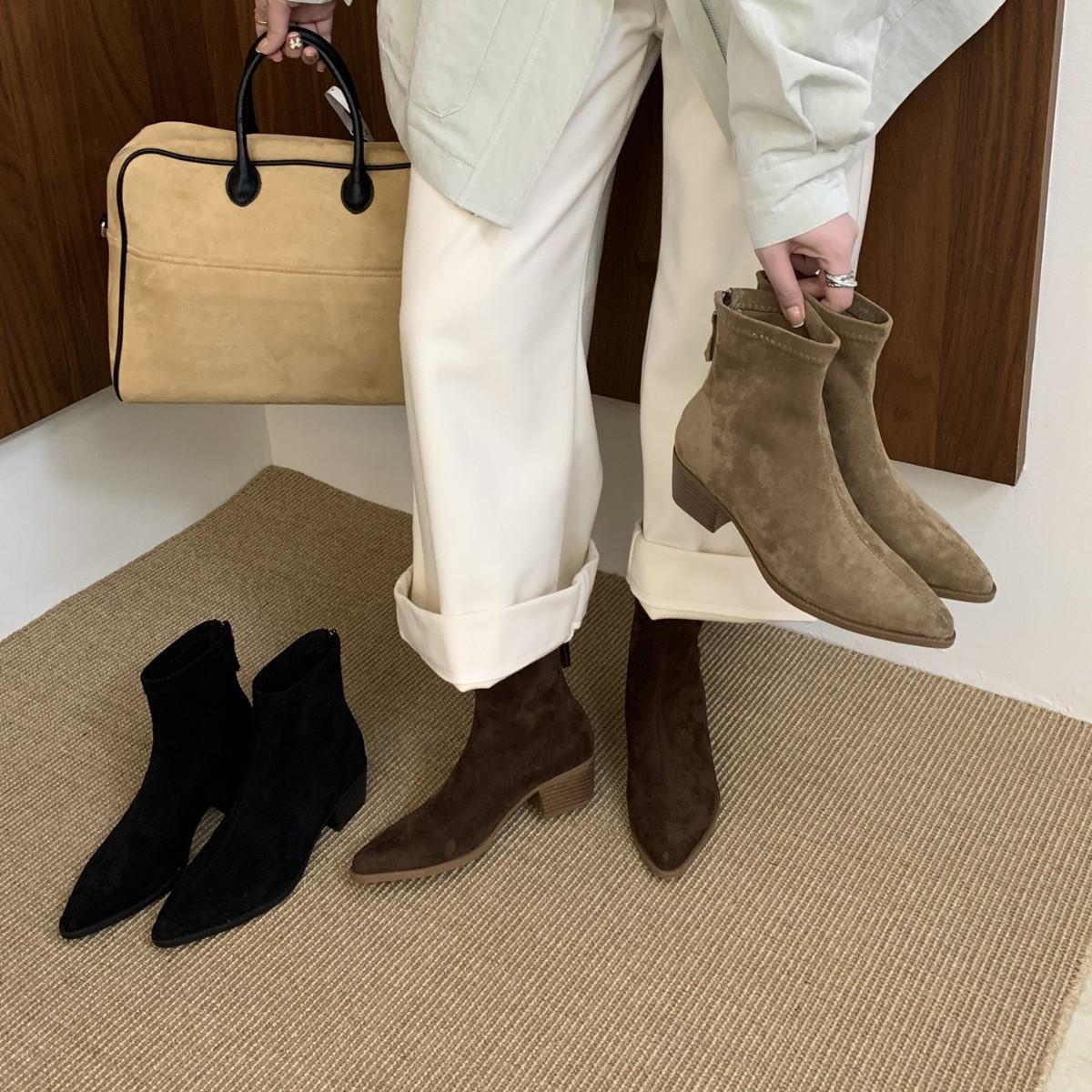 Spring and Autumn 2025 New Suede High Heel Versatile Brown Small Ankle Boots Thick Heel Pointed Skinny Boots Short Boots Women s Shoes 39 хакі
Spring and Autumn 2025 New Suede High Heel Versatile Brown Small Ankle Boots Thick Heel Pointed Skinny Boots Short Boots Women s Shoes 39 хакі