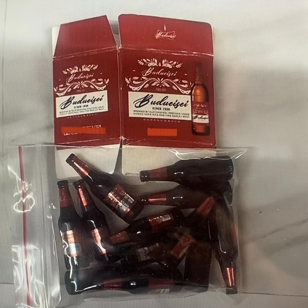 Мини-игрушка Budweiser Beer, ролевая игра 1 : 12 кукольных аксессуаров, миниатюрная сцена в стиле супермаркета с 12 мини-игрушками в виде пивных бутылок
Мини-игрушка Budweiser Beer, ролевая игра 1 : 12 кукольных аксессуаров, миниатюрная сцена в стиле супермаркета с 12 мини-игрушками в виде пивных бутылок