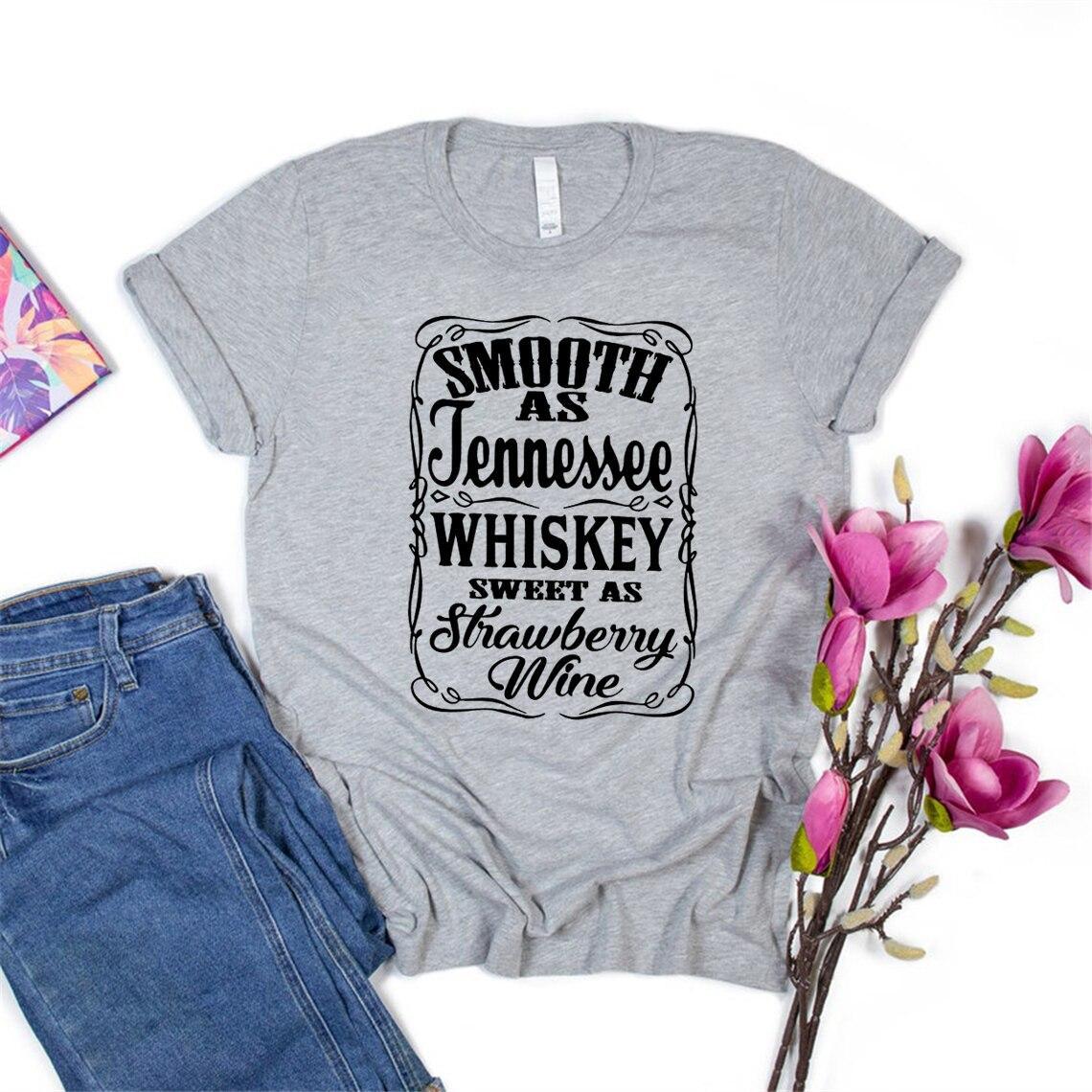 Smooth As Tennessee Whisky Sweet As Strawberry Wine Футболка з кантрі-музикою Денна футболка з вінтажними малюнками S
Smooth As Tennessee Whisky Sweet As Strawberry Wine Футболка з кантрі-музикою Денна футболка з вінтажними малюнками S