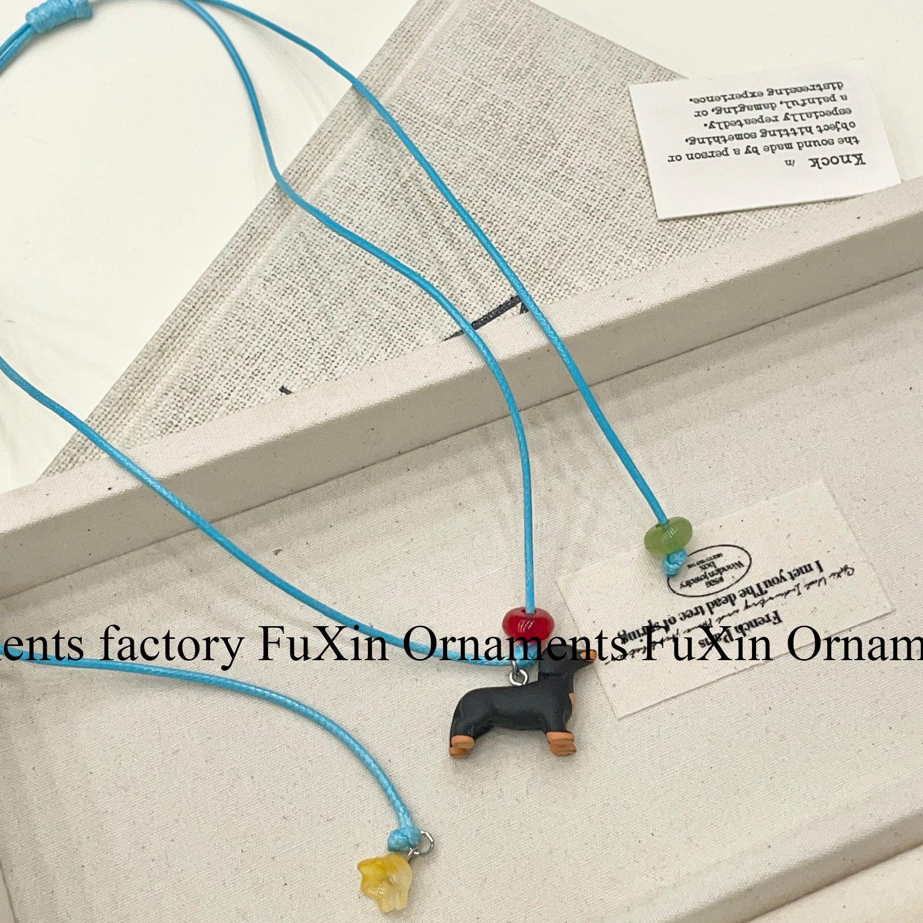 Stylish Puppy Pendant Necklace: Removable Leather Rope, Versatile Long Chain, Simple Niche Design for Women.
Stylish Puppy Pendant Necklace: Removable Leather Rope, Versatile Long Chain, Simple Niche Design for Women.