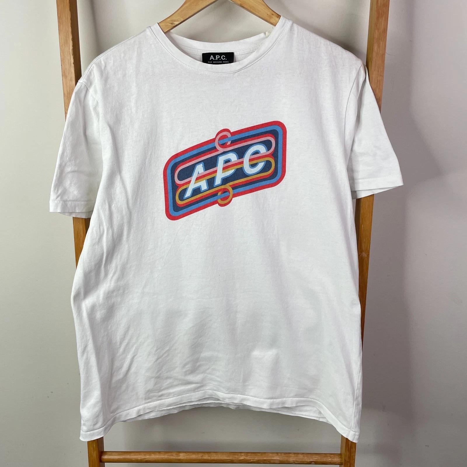 A.P.C. Shirt Mens Medium White Graphic Logo Print Bastien Short Sleeve Crew Neck 3XL
A.P.C. Shirt Mens Medium White Graphic Logo Print Bastien Short Sleeve Crew Neck 3XL