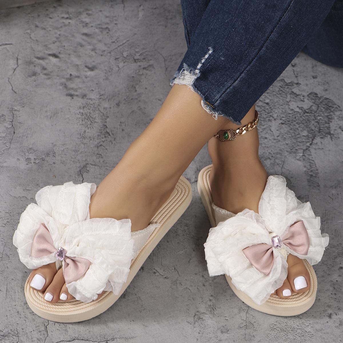 Женский модный тренд, противоскользящий и износостойкий галстук-бабочка с ромбовидной инкрустацией, шлепанцы на плоском каблуке. 38
Женский модный тренд, противоскользящий и износостойкий галстук-бабочка с ромбовидной инкрустацией, шлепанцы на плоском каблуке. 38