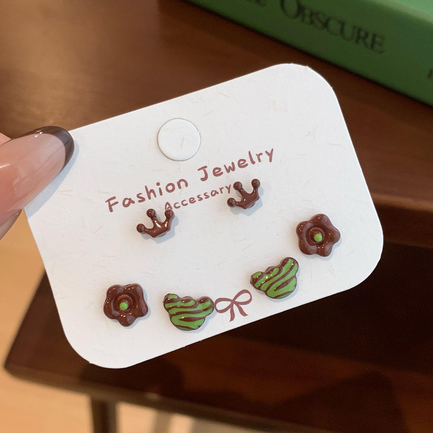 Зеленый комплект сережек с мультяшным принтом: Коллекция осень/зима для студентов — милые универсальные серебряные гвоздики