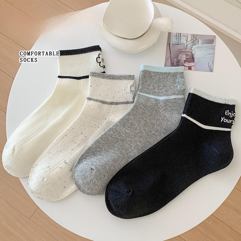 Ladies Spring Summer Letter Breathable Soft Cozy Cute Heel Flower Embroidered Short Cotton Socks 1 pair сірий/білий
Ladies Spring Summer Letter Breathable Soft Cozy Cute Heel Flower Embroidered Short Cotton Socks 1 pair сірий/білий
