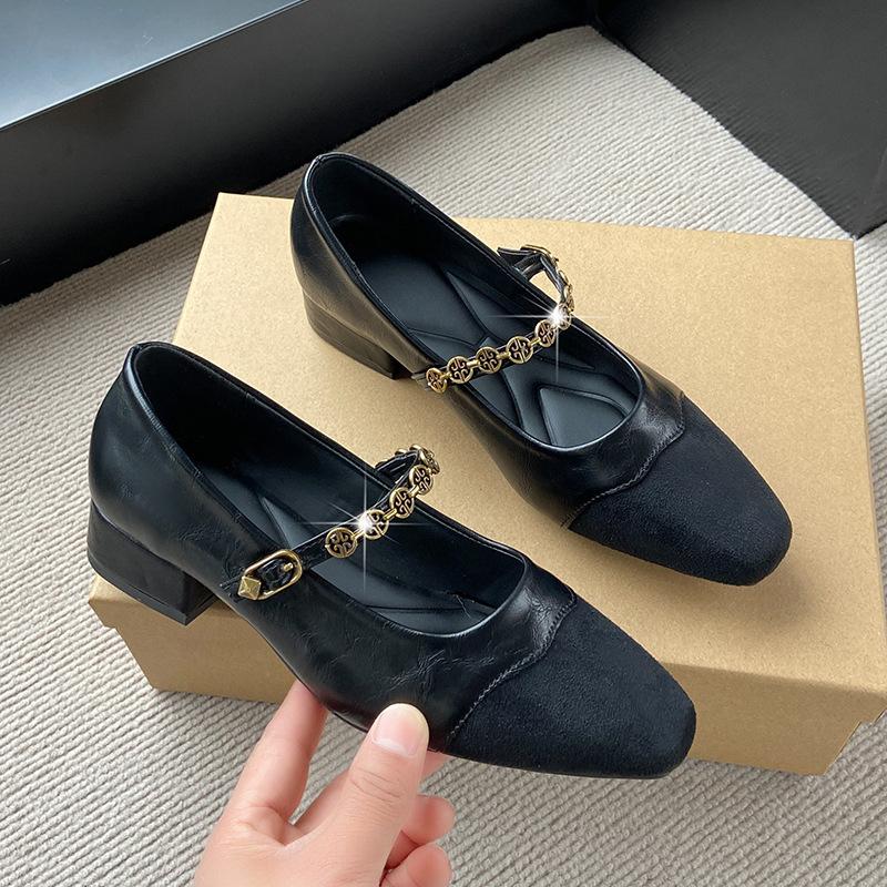 Metal chain square head Mary Jane shoes women s splicing word with thick heel soft leather single shoes low heel brown 40 коричневий
Metal chain square head Mary Jane shoes women s splicing word with thick heel soft leather single shoes low heel brown 40 коричневий