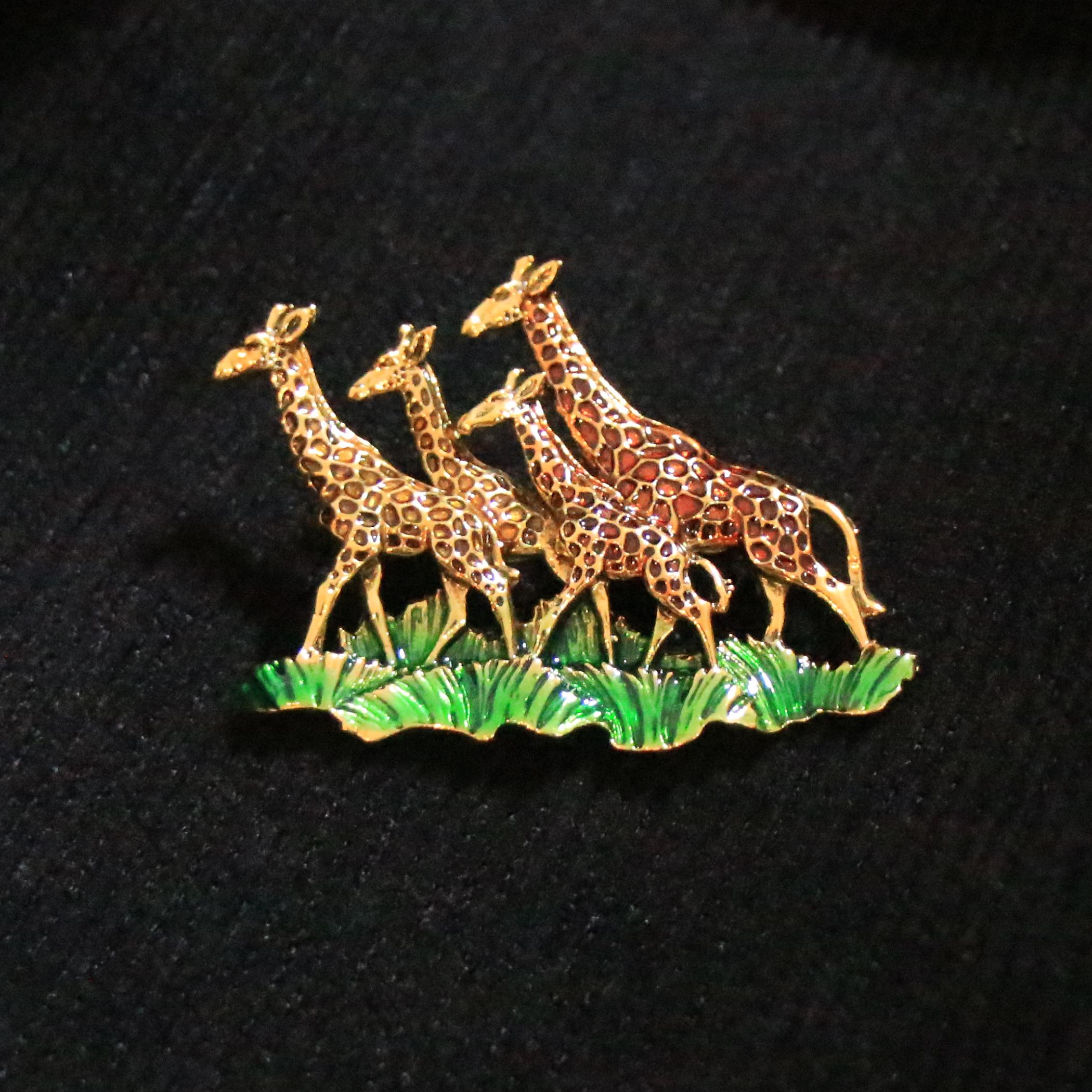 SKEDS Women Men Vintage Giraffe Badges Brooch Classic Exquisite Animal Corsage Clothing Coat Party Pin Jewelry For Lady коричневый
SKEDS Women Men Vintage Giraffe Badges Brooch Classic Exquisite Animal Corsage Clothing Coat Party Pin Jewelry For Lady коричневый