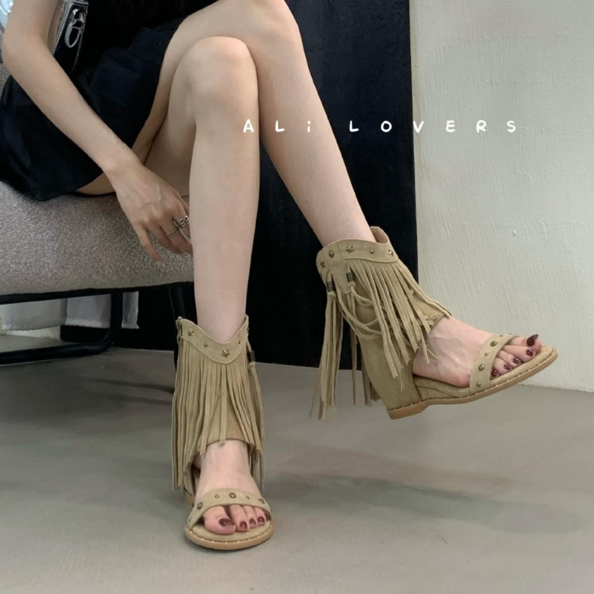 Retro Minimalist Design Sense Casual Sandals Women S Summer New Niche Commuting Roman Height-Increasing Sandals 39
Retro Minimalist Design Sense Casual Sandals Women S Summer New Niche Commuting Roman Height-Increasing Sandals 39