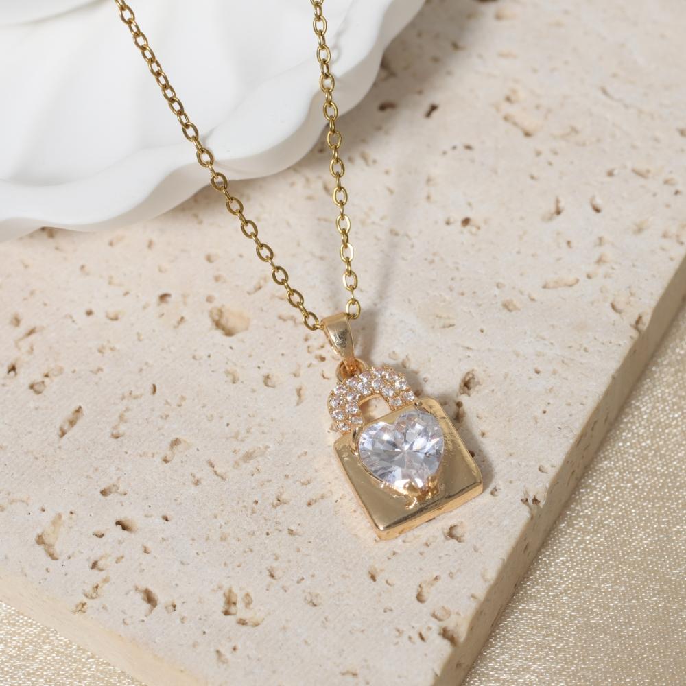 Fashion Heart Shape Lock Pendant Necklaces for Women Zirconia Necklace Wedding Party Jewelry Accessories золотий
Fashion Heart Shape Lock Pendant Necklaces for Women Zirconia Necklace Wedding Party Jewelry Accessories золотий