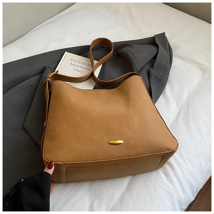 Korean version niche bucket bag 2025 new trend fashion college style tote bag simple casual retro shoulder bag коричневий
Korean version niche bucket bag 2025 new trend fashion college style tote bag simple casual retro shoulder bag коричневий