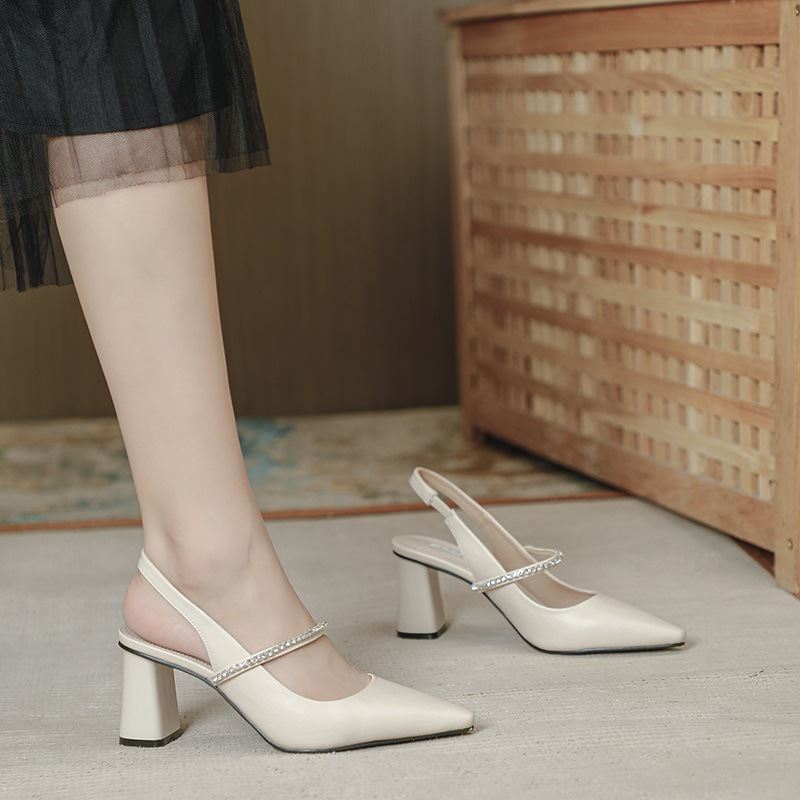 Niche style high heels with skirt bag head thick heel sandals 2025 one-word rhinestone Mary Jane French girl single shoes 35
Niche style high heels with skirt bag head thick heel sandals 2025 one-word rhinestone Mary Jane French girl single shoes 35