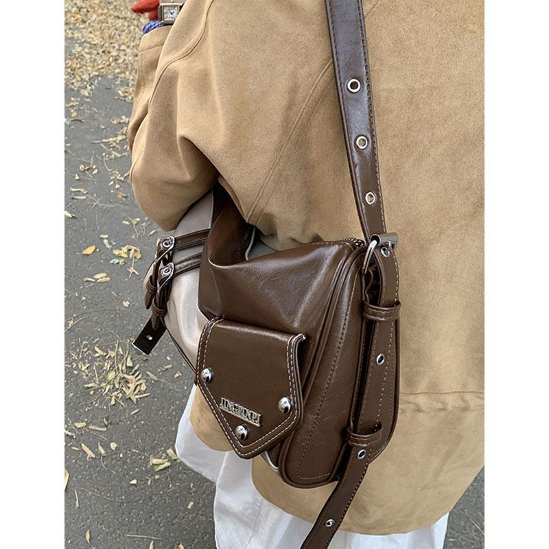 Autumn and winter retro niche underarm bag women s bags2025 new contrasting color pillow bag simple large-capacity messenger bag коричневый
Autumn and winter retro niche underarm bag women s bags2025 new contrasting color pillow bag simple large-capacity messenger bag коричневый