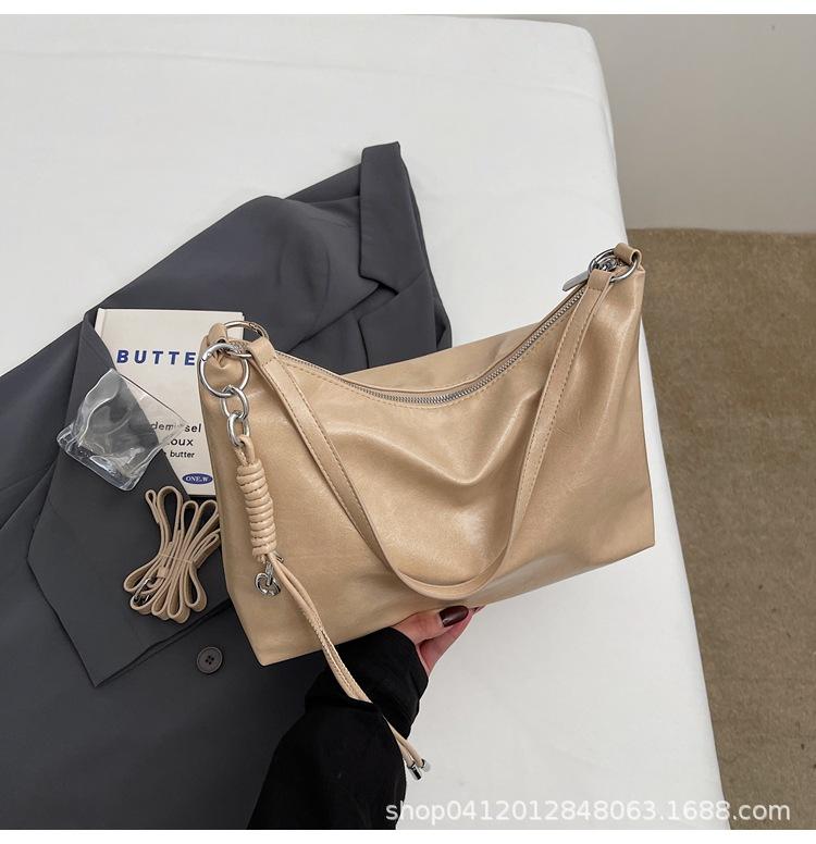 Premium sense bag women s large capacity 2025 spring season new trendy fashion shoulder messenger bag women s niche commuting хаки
Premium sense bag women s large capacity 2025 spring season new trendy fashion shoulder messenger bag women s niche commuting хаки