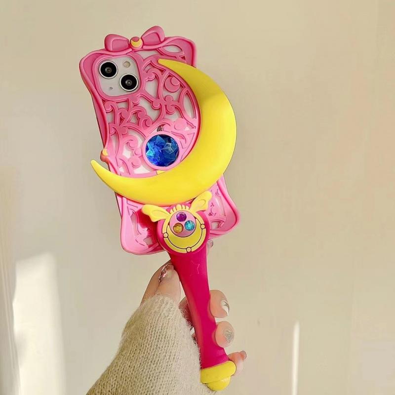 Sailor Moon Star Rod iPhone 14/13 Pro/12 Pro Max Silicone Selfie Handle Case iPhone 12/12 Pro
Sailor Moon Star Rod iPhone 14/13 Pro/12 Pro Max Silicone Selfie Handle Case iPhone 12/12 Pro