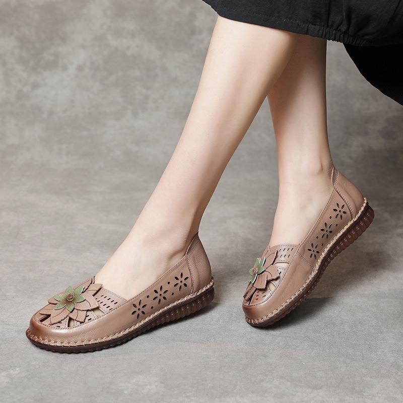 2.5cm Summer Folk Style Retro Soft-soled Flower Mother Flat-bottomed Hollow Middle-aged and Elderly Sandals Women 35
2.5cm Summer Folk Style Retro Soft-soled Flower Mother Flat-bottomed Hollow Middle-aged and Elderly Sandals Women 35
