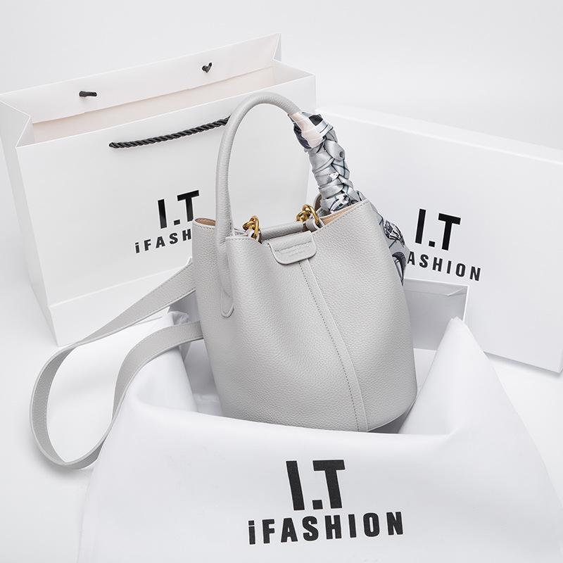 Bucket Bag, Hand-held Vegetable Basket Bag, New Genuine Leather Women s Bag, High-end and Large Capacity Single Shoulder Crossbody Bag серый
Bucket Bag, Hand-held Vegetable Basket Bag, New Genuine Leather Women s Bag, High-end and Large Capacity Single Shoulder Crossbody Bag серый
