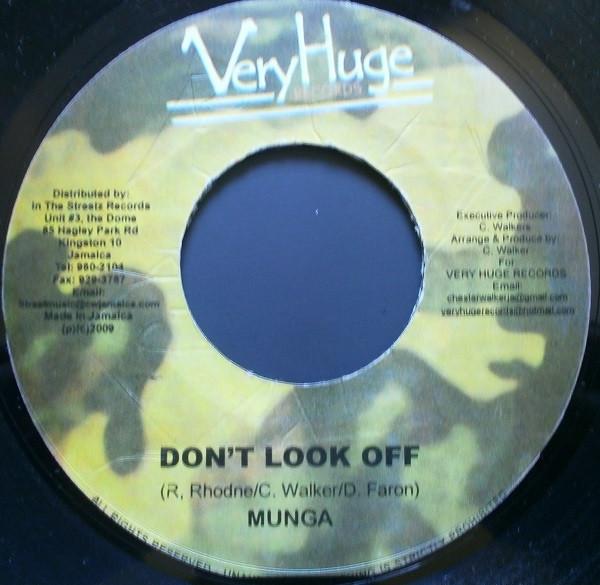 7inch Record MUNGA - Don t Look Off NONE Very Huge Recor 2009 Jamaica Reggae, Ska & Dub Used
7inch Record MUNGA - Don t Look Off NONE Very Huge Recor 2009 Jamaica Reggae, Ska & Dub Used