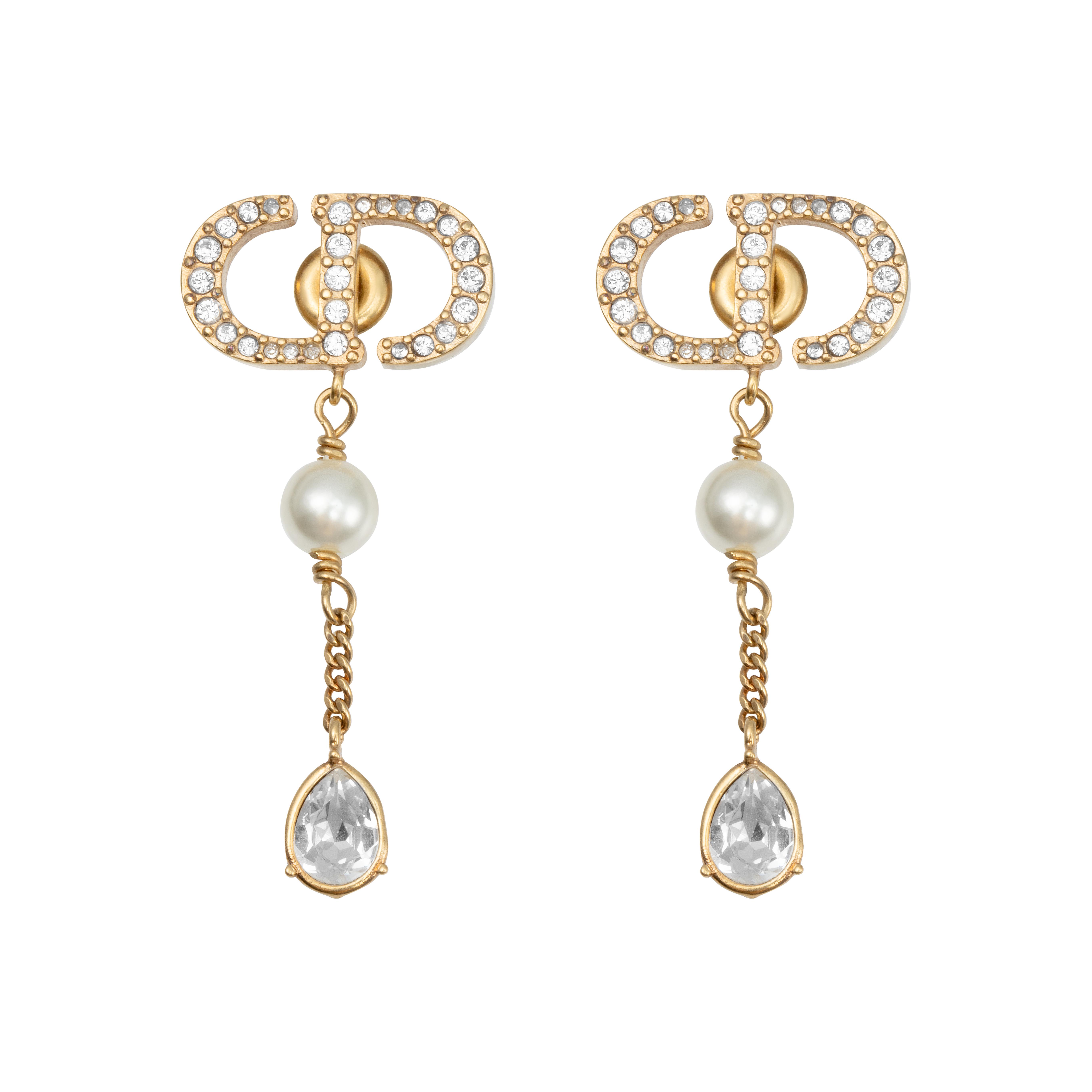 Dior Petit Cd Pearl Crystal Pendant Metal Earrings Women Earrings Gold E1859PTCCY-D301 Basic Packaging-Dust Bag+Box
Dior Petit Cd Pearl Crystal Pendant Metal Earrings Women Earrings Gold E1859PTCCY-D301 Basic Packaging-Dust Bag+Box