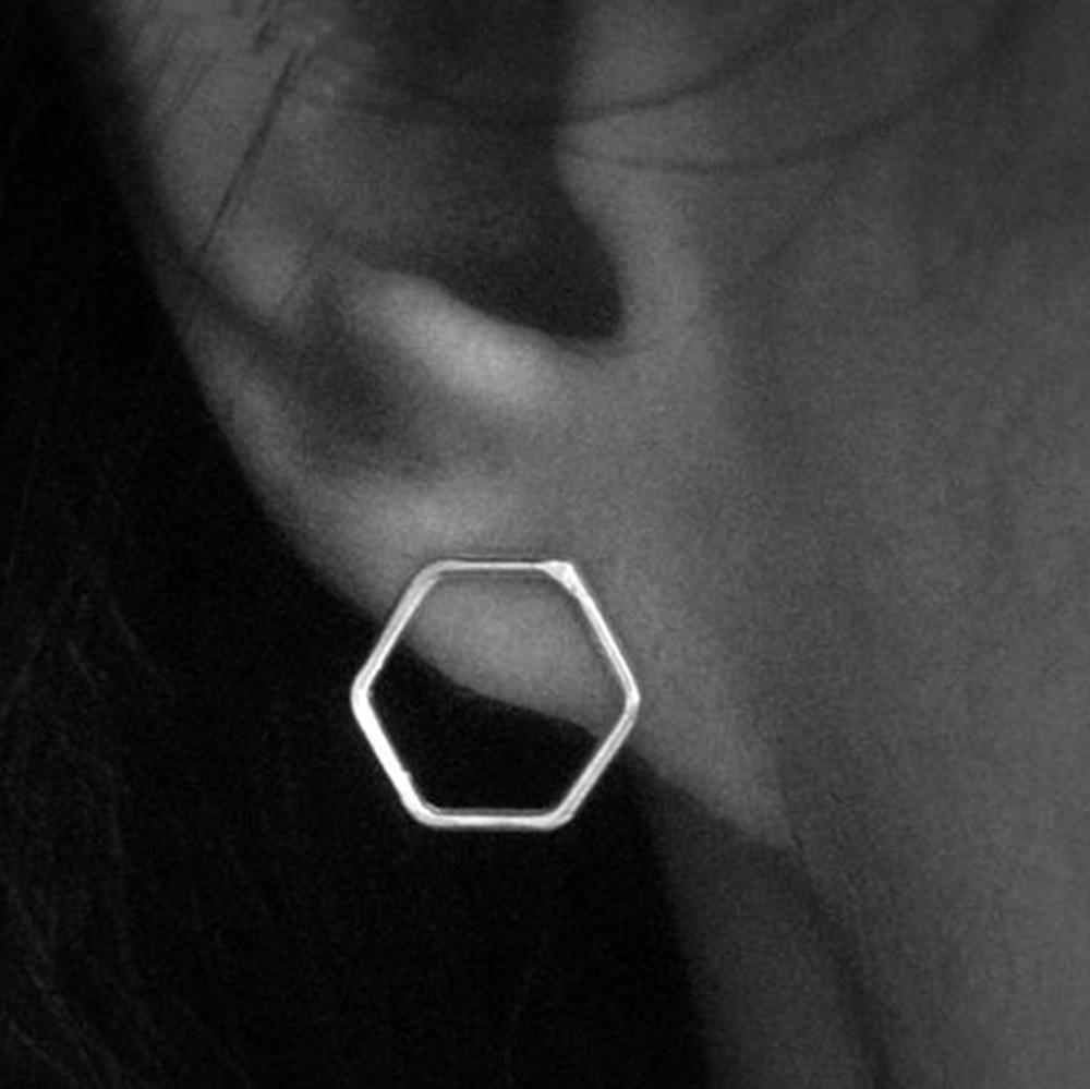 Модные серьги из сплава, серьги-кольца, сочетание модных простых сережек для женщин 
Модные серьги из сплава, серьги-кольца, сочетание модных простых сережек для женщин