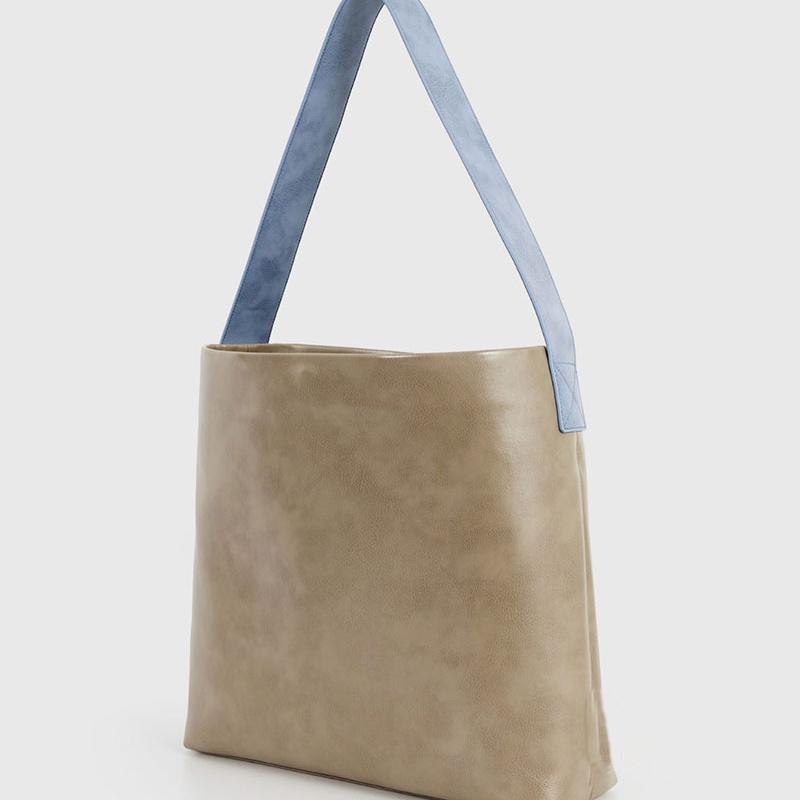 Wide Shoulder Strap Contrast Color Versatile Commuter Large Capacity Tote Bag Crossbody Shoulder Bag
Wide Shoulder Strap Contrast Color Versatile Commuter Large Capacity Tote Bag Crossbody Shoulder Bag