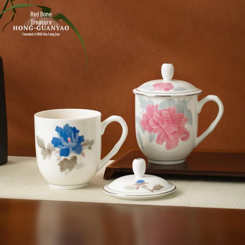 Hong Guan Yao Liling Ceramic Peony Teacup Set with Lids
Hong Guan Yao Liling Ceramic Peony Teacup Set with Lids