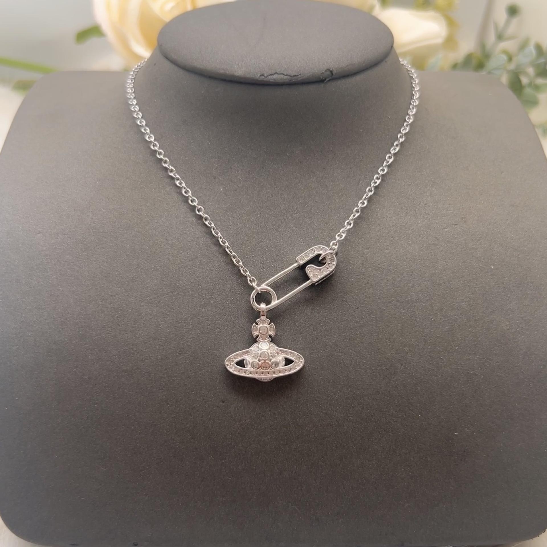 Empress Cixi Saturn Brooch Necklace - Luxury Women s Paperclip Clavicle Chain
Empress Cixi Saturn Brooch Necklace - Luxury Women s Paperclip Clavicle Chain