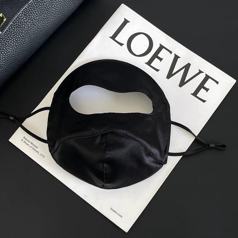 100% Mulberry Silk Sun Protection Face Mask, Full Cover Face Kini, Outdoor Driving UV Protection Face Cover
100% Mulberry Silk Sun Protection Face Mask, Full Cover Face Kini, Outdoor Driving UV Protection Face Cover