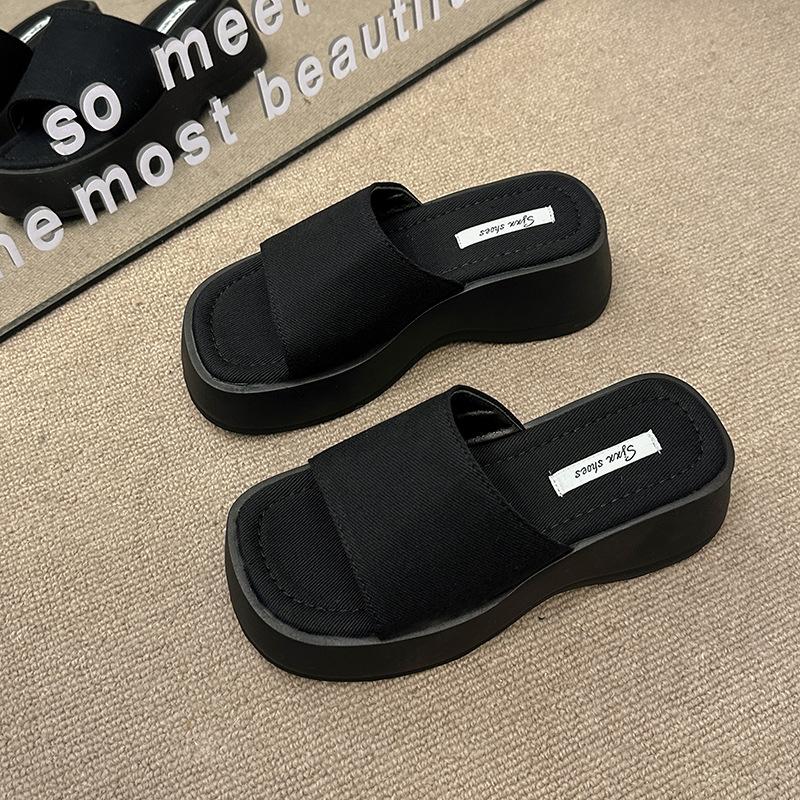 Platform slippers women s outer wear 2025 summer fashion versatile new cool slippers women s platform high-heeled beach shoes 35 чёрный
Platform slippers women s outer wear 2025 summer fashion versatile new cool slippers women s platform high-heeled beach shoes 35 чёрный
