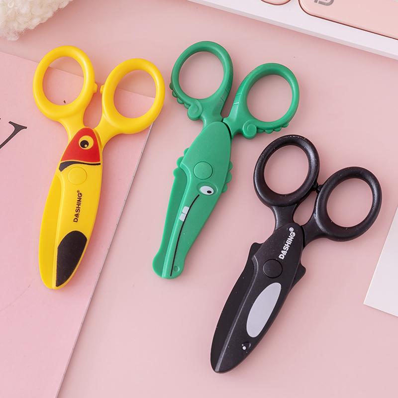 1pcs Kids Safety Scissor Cute Cartoon Plastic Knife Cutter for Children DIY Paper Handwork Office School Student F7231
1pcs Kids Safety Scissor Cute Cartoon Plastic Knife Cutter for Children DIY Paper Handwork Office School Student F7231