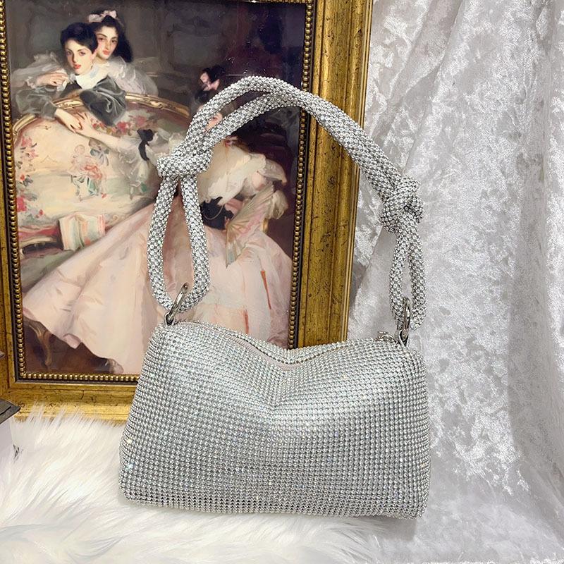 Diamond-encrusted, diamond-knotted underarm bag, shiny personality, simple dumpling shoulder bag, women s hand bag.
Diamond-encrusted, diamond-knotted underarm bag, shiny personality, simple dumpling shoulder bag, women s hand bag.