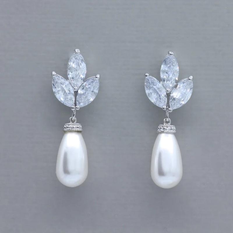Imitation Pearl Pendant Earrings Cubic Zirconia Elegant women s Wedding Holiday Party Jewelry
Imitation Pearl Pendant Earrings Cubic Zirconia Elegant women s Wedding Holiday Party Jewelry
