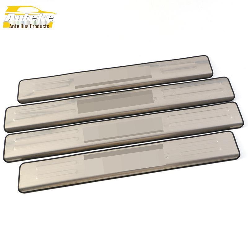 Накладки на пороги из нержавеющей стали против царапин и декоративные наклейки на бампер для Dodge Journey
Накладки на пороги из нержавеющей стали против царапин и декоративные наклейки на бампер для Dodge Journey