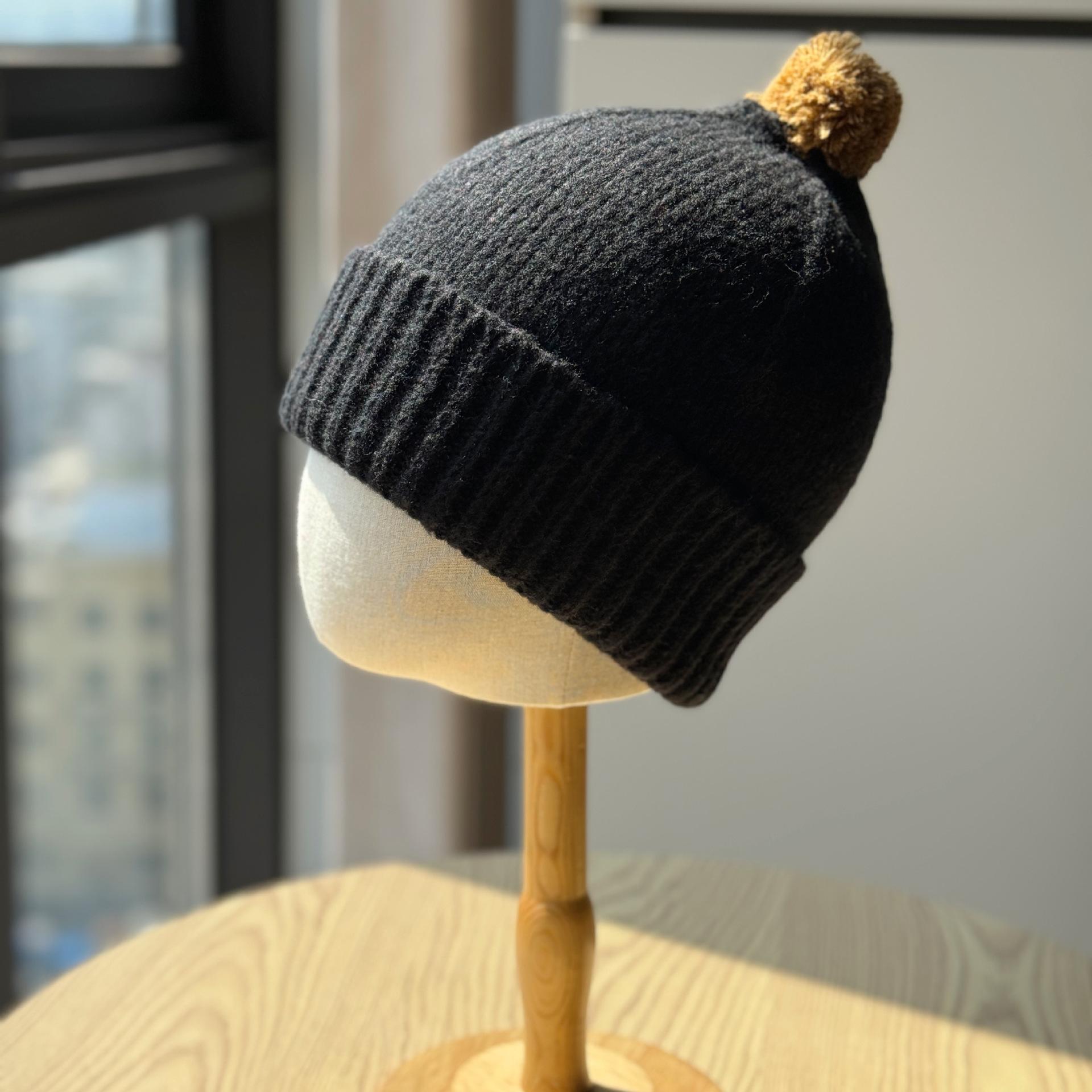 Маленький меховой помпон Контрастный цвет Большая красная шерстяная шапка для женщин Игривая и милая вязаная шерстяная шапка для пар Теплая защита ушей Холодная шапка для мужчин one size
Маленький меховой помпон Контрастный цвет Большая красная шерстяная шапка для женщин Игривая и милая вязаная шерстяная шапка для пар Теплая защита ушей Холодная шапка для мужчин one size