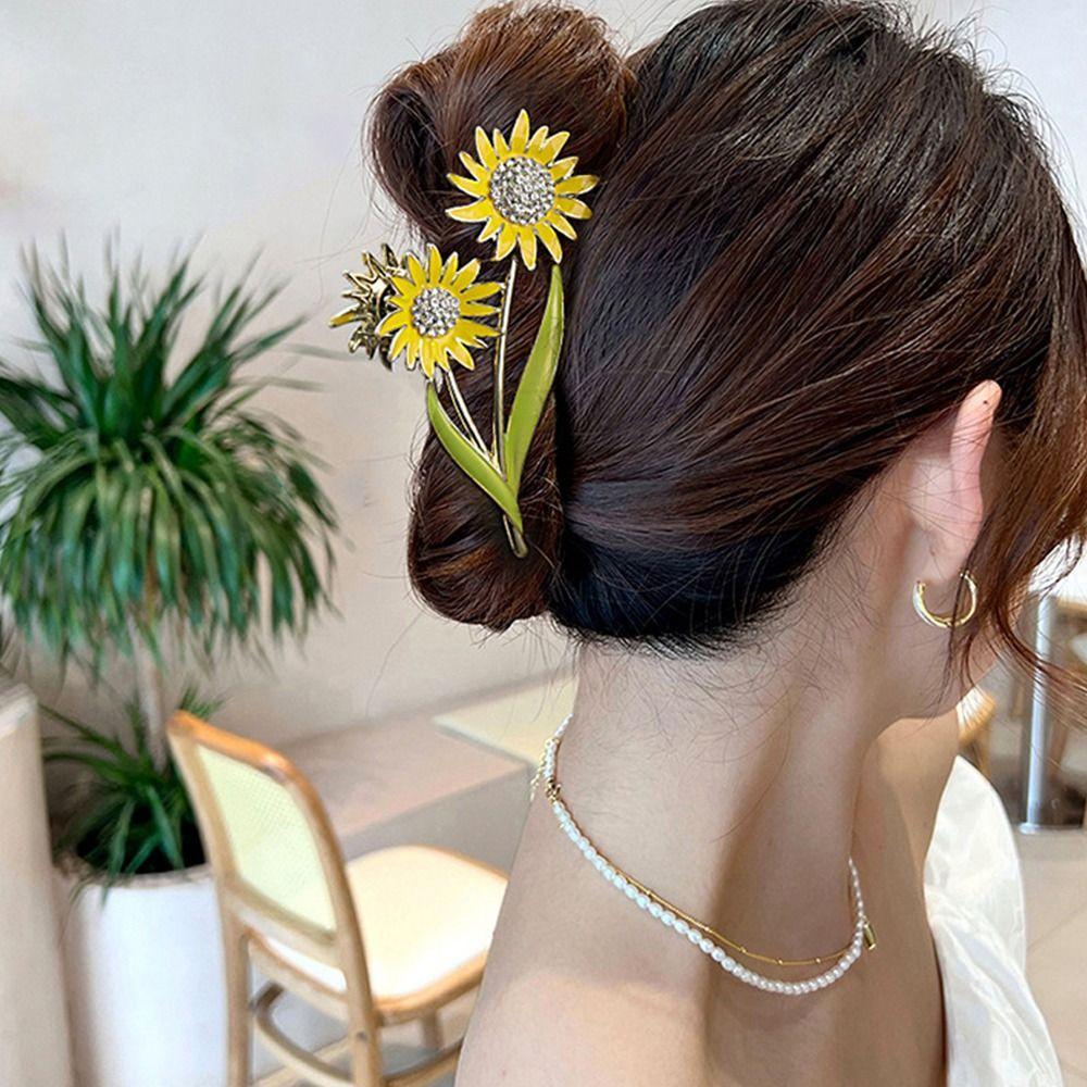 Headdress Girl Sunflower Hair Claw Korean Style Hair Clip Hair Grip Clip Women Large Shark Clip
Headdress Girl Sunflower Hair Claw Korean Style Hair Clip Hair Grip Clip Women Large Shark Clip