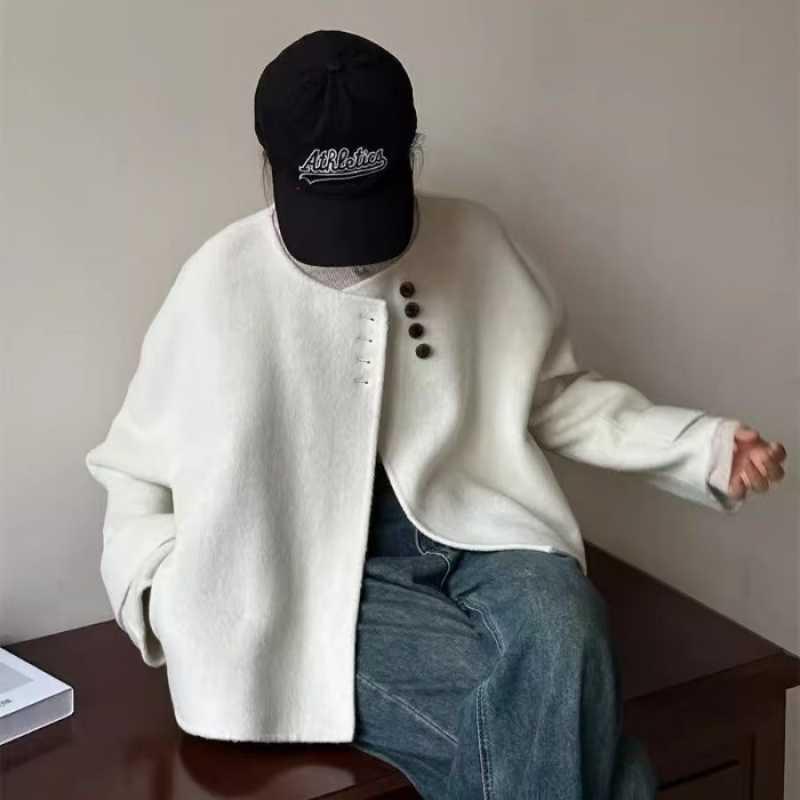 Women s American-Style Short Woolen Coat - Autumn/Winter Korean High-End Hepburn Look Large абрикосовий
Women s American-Style Short Woolen Coat - Autumn/Winter Korean High-End Hepburn Look Large абрикосовий