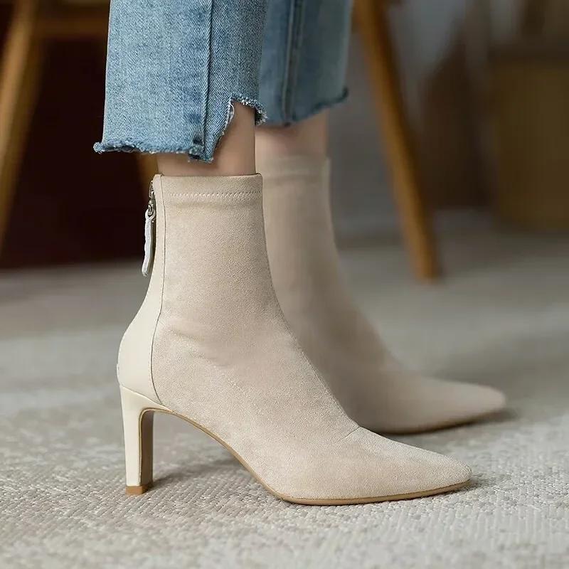 Новые элегантные ботильоны для женщин, туфли на каблуке, осенние женские сапоги с острым носком, сексуальные женские сапоги на шпильках, современные сапоги 40
Новые элегантные ботильоны для женщин, туфли на каблуке, осенние женские сапоги с острым носком, сексуальные женские сапоги на шпильках, современные сапоги 40
