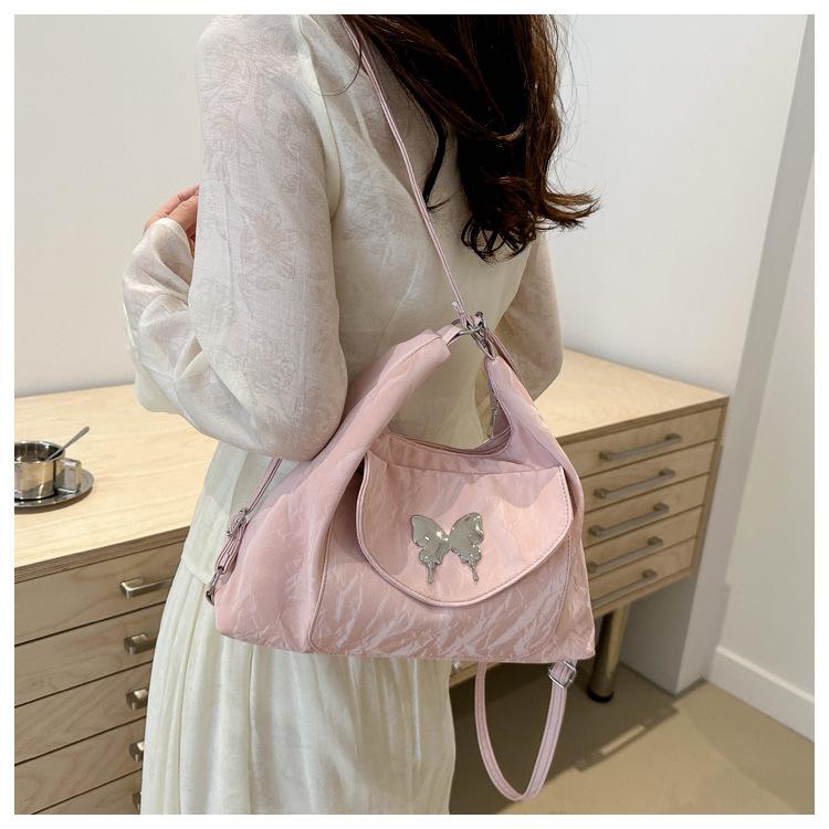 Korean niche tote bag women s 2025 new trendy fashion backpack student leisure large-capacity shoulder bag розовый
Korean niche tote bag women s 2025 new trendy fashion backpack student leisure large-capacity shoulder bag розовый