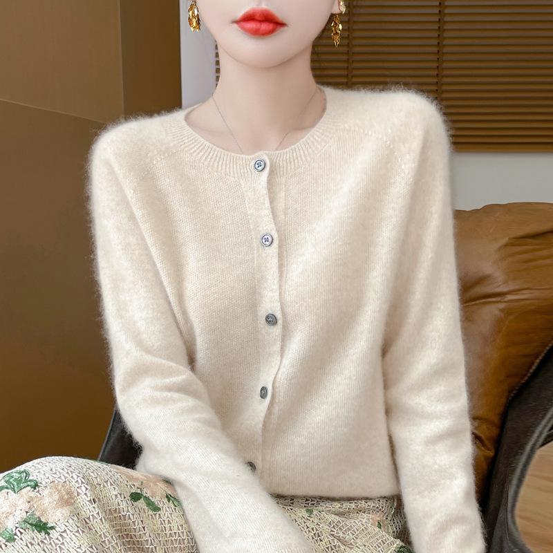 Women s Slim Fit Round Neck Wool Cardigan - Autumn/Winter Knit Fashion Sweater M (95-110 jin)
Women s Slim Fit Round Neck Wool Cardigan - Autumn/Winter Knit Fashion Sweater M (95-110 jin)