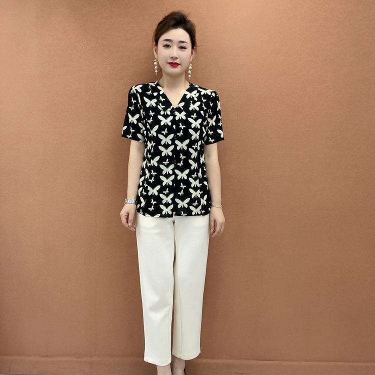 2026 Summer Fashion V-Neck Printed Casual Short-Sleeve T-Shirt for Middle-Aged and Elderly Women 3XL (120-135 Jin)
2026 Summer Fashion V-Neck Printed Casual Short-Sleeve T-Shirt for Middle-Aged and Elderly Women 3XL (120-135 Jin)