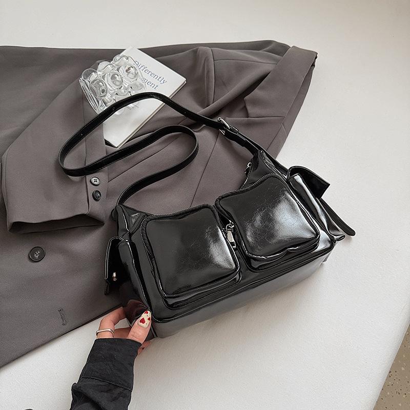 This year s popular fashion niche handbag women s 2025 summer new foreign style shoulder bag multi-pocket messenger bag чёрный
This year s popular fashion niche handbag women s 2025 summer new foreign style shoulder bag multi-pocket messenger bag чёрный