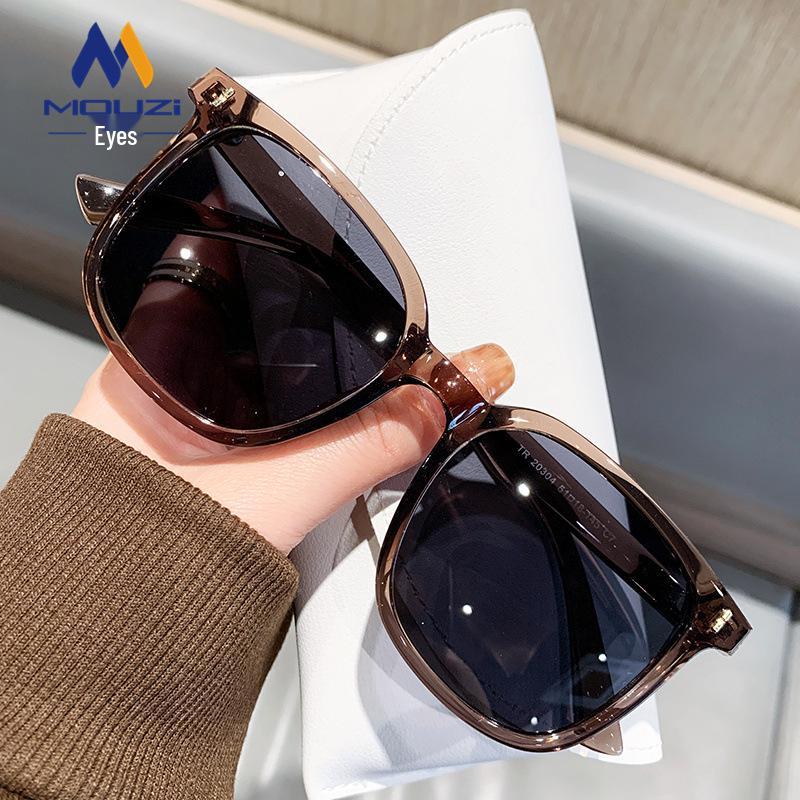 Korean-Style Polarized Sunglasses for Women and Men: Trendy, Internet Celebrity-Inspired, Suitable for Round & Large Face Shapes, Perfect for Summer.
Korean-Style Polarized Sunglasses for Women and Men: Trendy, Internet Celebrity-Inspired, Suitable for Round & Large Face Shapes, Perfect for Summer.