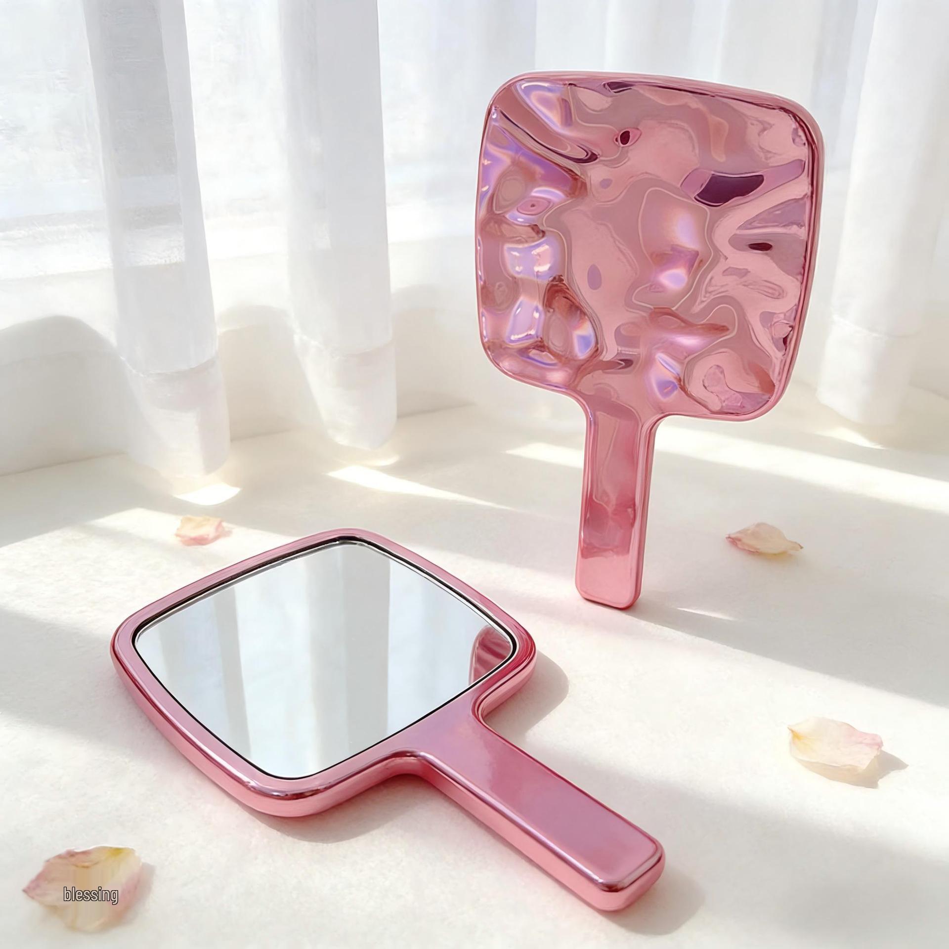 Retro Electroplated Convex-Concave Handheld Makeup Mirror - Portable Beauty Accessory for Home Use in Trendy Style. Small 10x17CM
Retro Electroplated Convex-Concave Handheld Makeup Mirror - Portable Beauty Accessory for Home Use in Trendy Style. Small 10x17CM