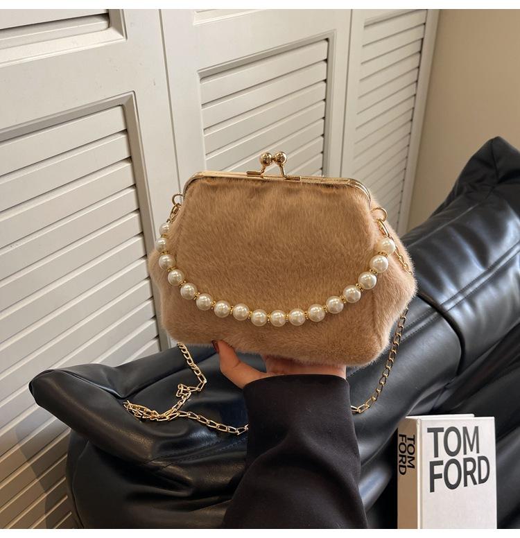 Зарубежная плюшевая маленькая сумка женская 2025 новая корейская версия ins леопардовый принт сумка-ракушка жемчужная портативная цепочка сумка-мессенджер хаки
Зарубежная плюшевая маленькая сумка женская 2025 новая корейская версия ins леопардовый принт сумка-ракушка жемчужная портативная цепочка сумка-мессенджер хаки