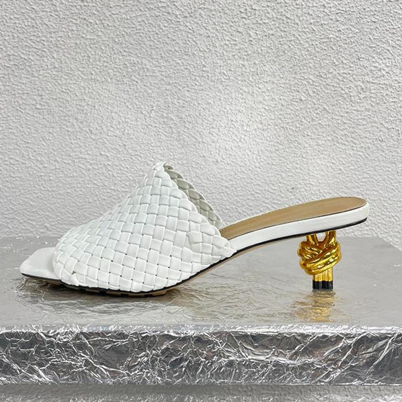 Fashion Shoes High Quality Women s Slippers Solid color Fashionable Spring and Autumn Casual leather Women s Sandals large size 4346 43
Fashion Shoes High Quality Women s Slippers Solid color Fashionable Spring and Autumn Casual leather Women s Sandals large size 4346 43