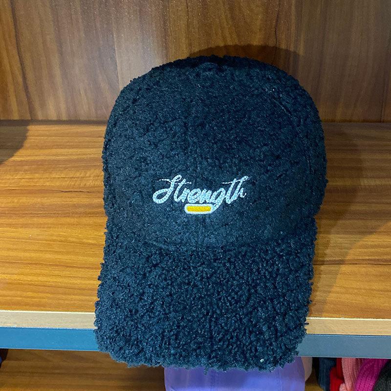 New Korean Style Baseball Cap Ins Showing Face Omni Match Warm Letter Embroidered Plush Hard Top Baseball Cap Adjustable
New Korean Style Baseball Cap Ins Showing Face Omni Match Warm Letter Embroidered Plush Hard Top Baseball Cap Adjustable