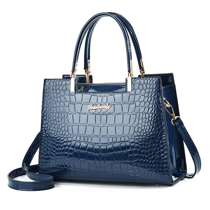 Versatile crocodile-pattern handbag for commuting, parties, and evening events, single-compartment tote with large capacity, sui синий
Versatile crocodile-pattern handbag for commuting, parties, and evening events, single-compartment tote with large capacity, sui синий