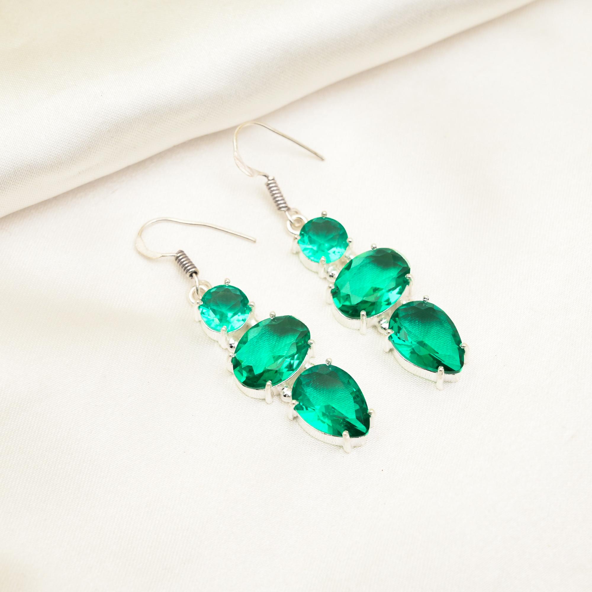 Серьги с драгоценными камнями индиголит, серьги из цельного серебра 925 пробы, старинные украшения ручной работы, подарок на День матери 2.08 Inches зелёный
Серьги с драгоценными камнями индиголит, серьги из цельного серебра 925 пробы, старинные украшения ручной работы, подарок на День матери 2.08 Inches зелёный