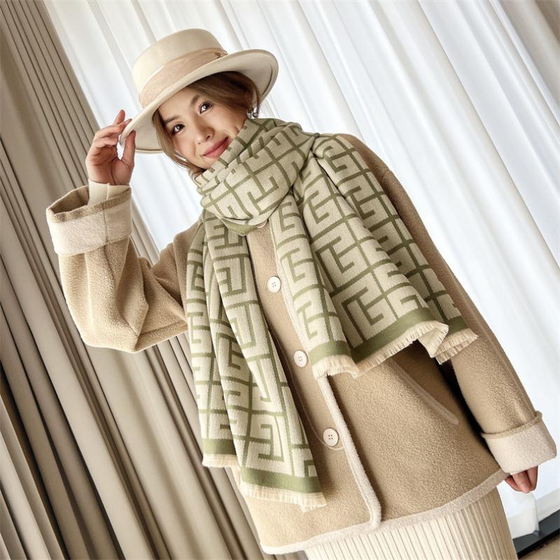 Scarf women s autumn and winter versatile imitation cashmere double-sided labyrinth plaid thickened scarf Nordic wind cold-proof warm shawl 190X65cm зелёный
Scarf women s autumn and winter versatile imitation cashmere double-sided labyrinth plaid thickened scarf Nordic wind cold-proof warm shawl 190X65cm зелёный